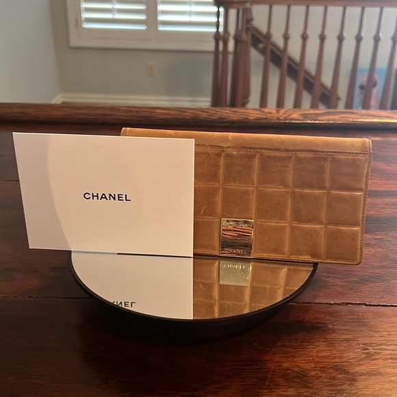 CHANEL Coco Chocolate Bar Caramel Lambskin Long Bi-Fold Wallet - Picture 5 of 14